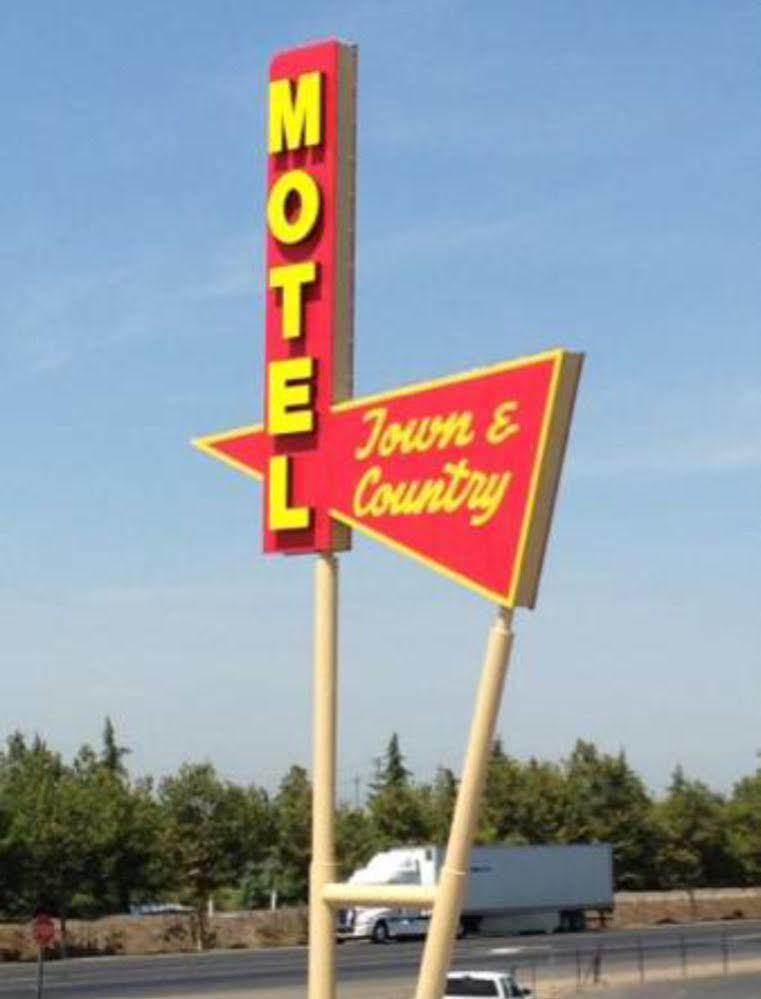 Town & Country Motel Livingston Exterior photo