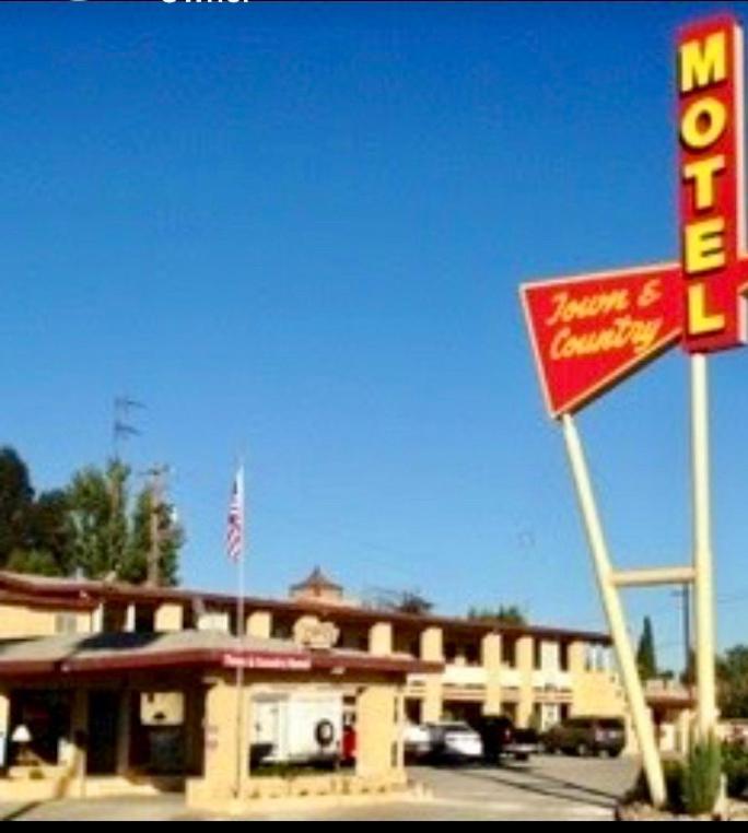 Town & Country Motel Livingston Exterior photo